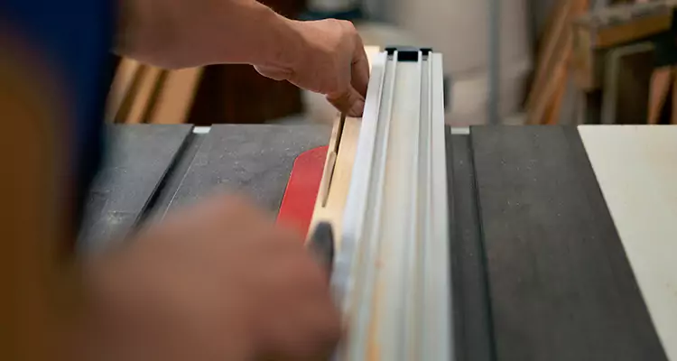 Bifold Door Seal Repair in Lynn Haven, FL