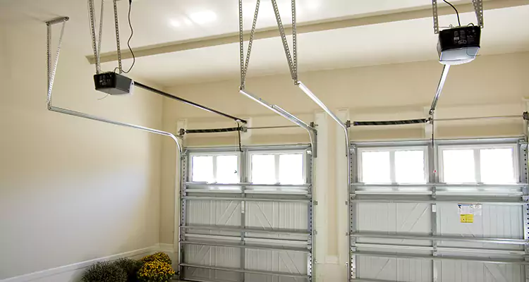 Residential Emergency Garage Door Repair in Lynn Haven, FL