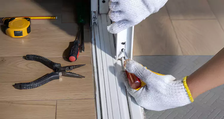 Screen Door Wheel Replacement in Lynn Haven, FL