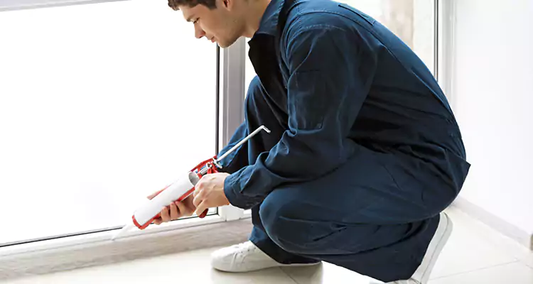 Window Glass Caulk Repair in Lynn Haven, FL