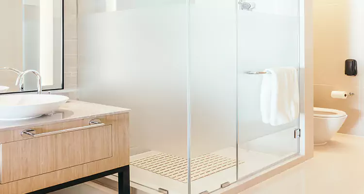 Expert Shower Door Fix and Repair in Lynn Haven, FL